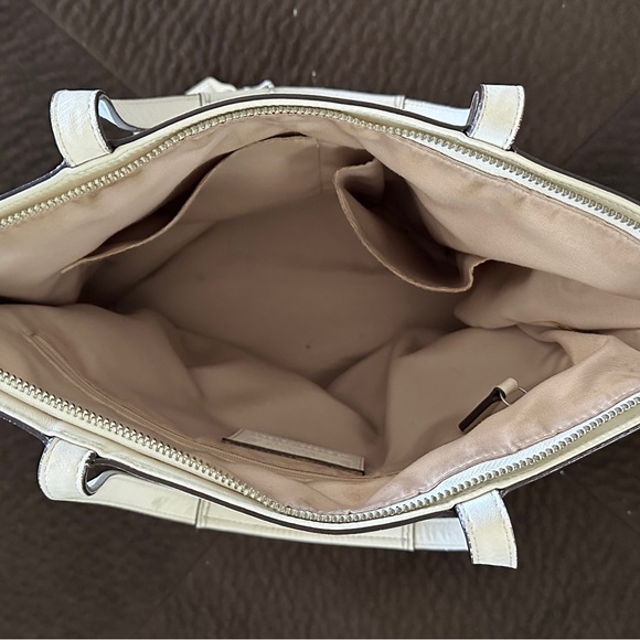 COACH PURSE (Original not FAKE) - Picture 2 of 8